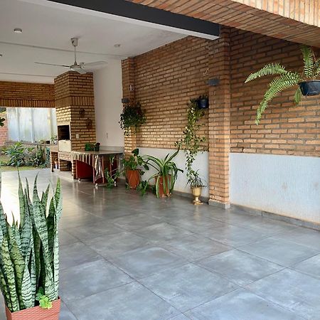 Moderna Y Unica Casa Independiente Con Jardin Y Estacionamiento Ciudad del Este Exterior photo
